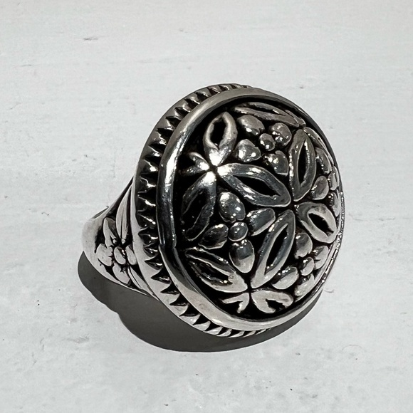 Jewelry - Hand made Sterling Silver Floral Ring size 7.5